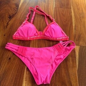 Victoria Secret Crochet Triangle Top Bra Cheeky Bottoms Bikini Swimsuit Medium